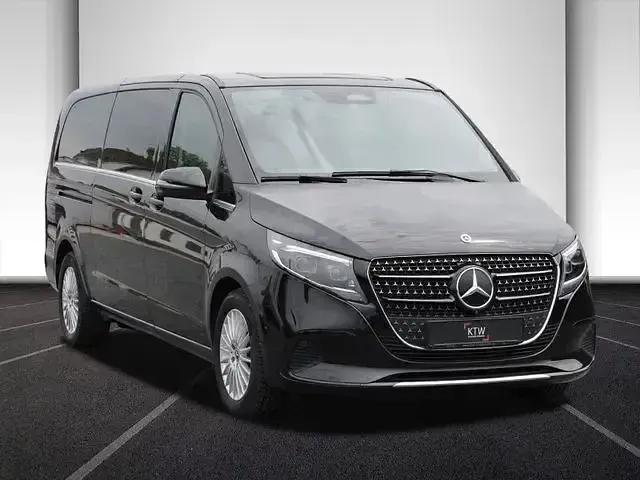 Gebraucht Mercedes V300 Avantgarde 237 PS (174 kW) 2025 Obsidianschwarz Van / Kleinbus