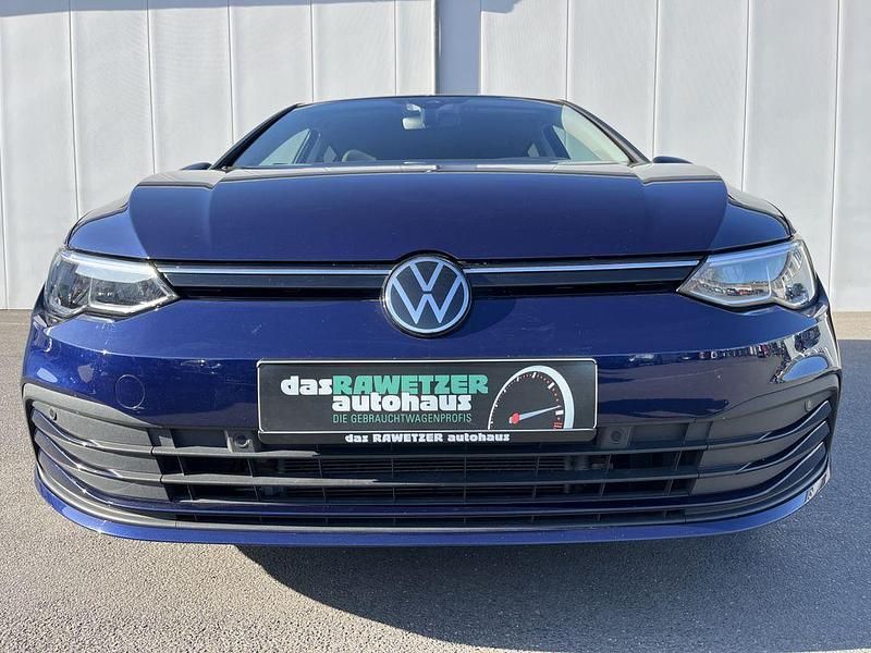Gebraucht VW Golf VIII Life 116 PS (85 kW) 2023 Blau Limousine