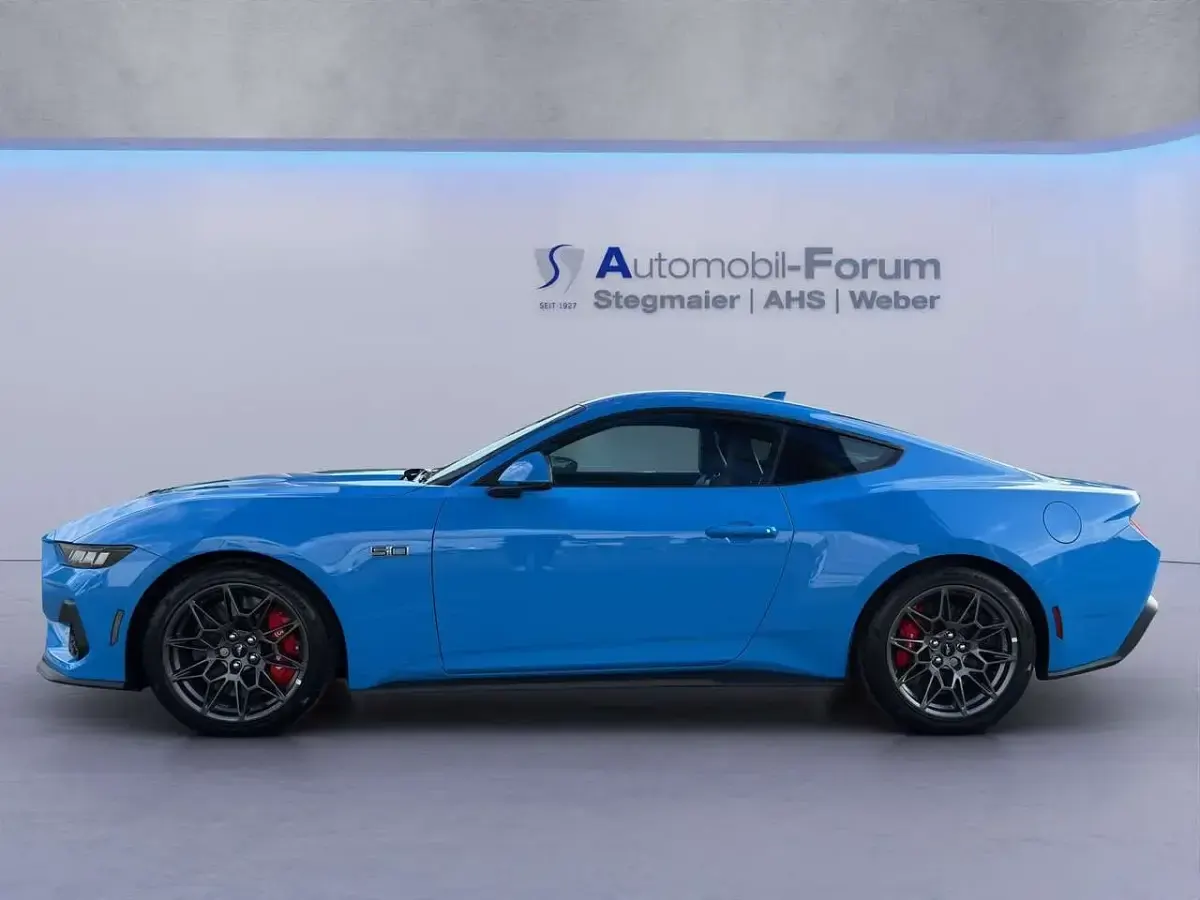 Neu Ford Mustang GT Fastback 446 PS (328 kW) 2026 Grabber blue metallic Coupé