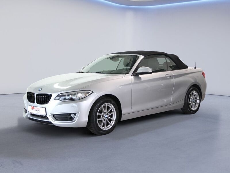 Silber Gebraucht 2016 BMW 220 Advantage Cabrio | 13.990 € (Fairer Preis) - Bild 1/4