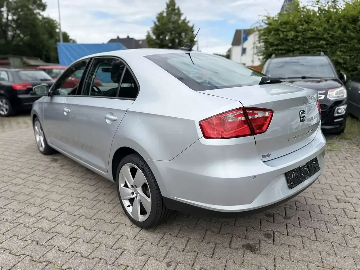 Gebraucht Seat Toledo Style 105 PS (77 kW) 2013 "reflex" silber Kleinwagen