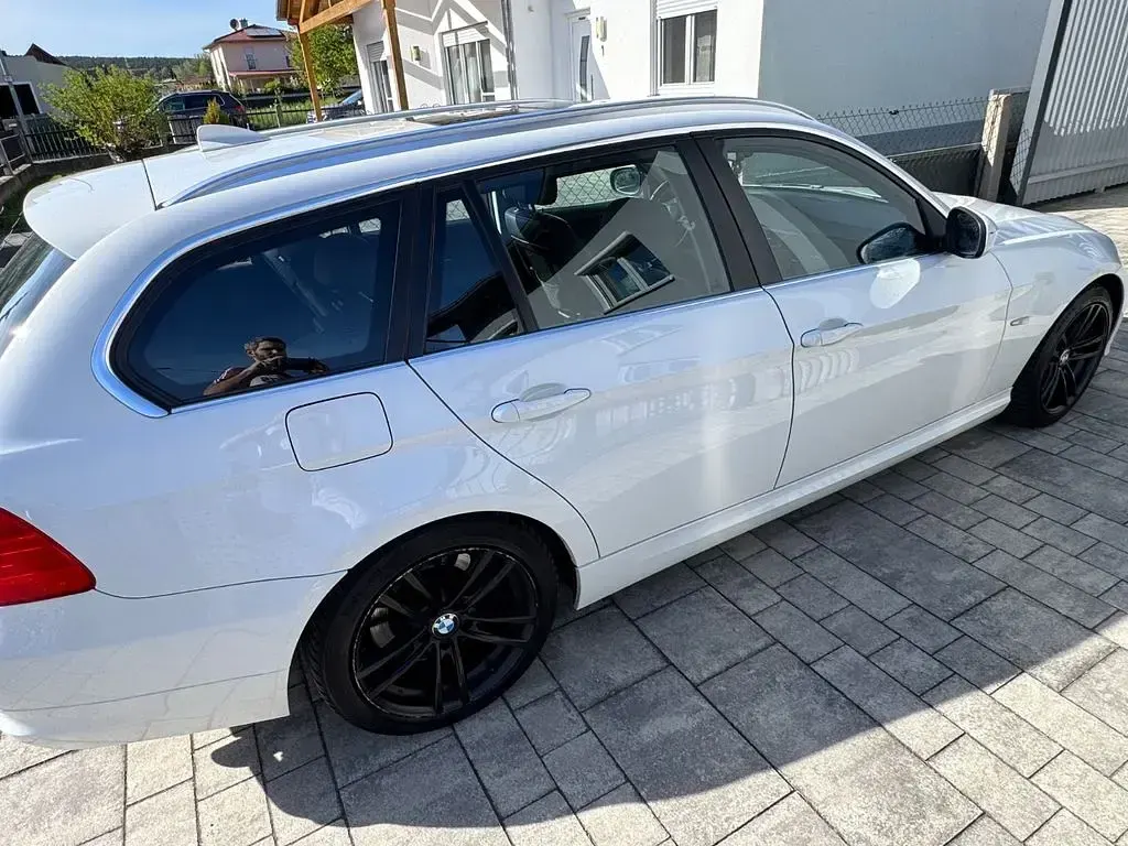Gebraucht BMW 325 M Sport 204 PS (150 kW) 2011 Weiß Kombi
