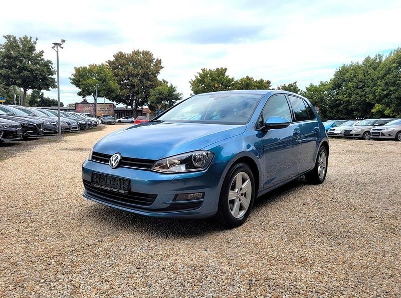 Blau Gebraucht 2013 VW Golf VII Comfortline Limousine | 6.980 € (Fairer Preis) - Bild 1/4