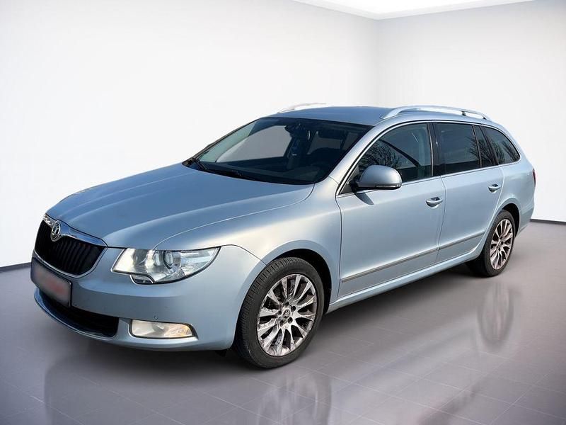 Gebraucht Skoda Superb Elegance 160 PS (117 kW) 2011 Blau Kombi