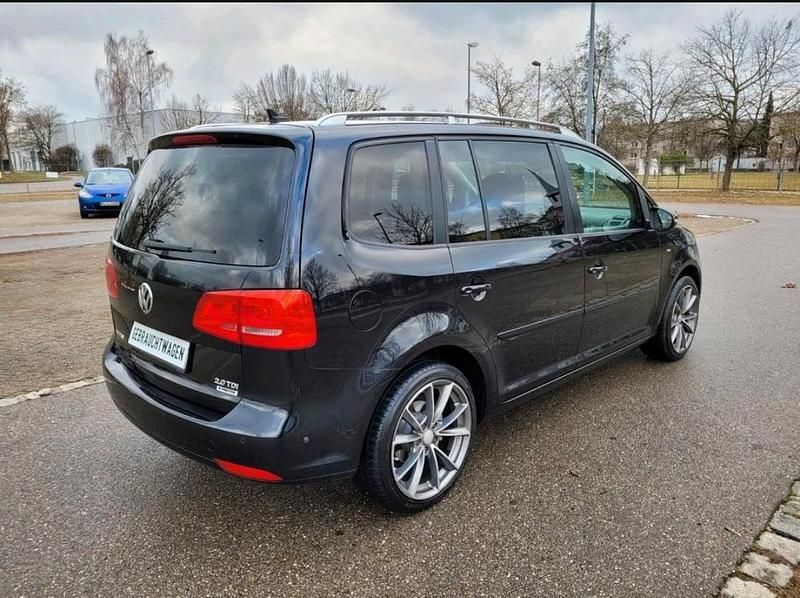 Gebraucht VW Touran Cup 140 PS (102 kW) 2015 Schwarz Van / Kleinbus