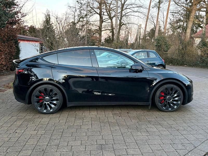 Schwarz Gebraucht 2022 Tesla Model Y Performance SUV | 29.990 € (Superpreis) - Bild 1/4