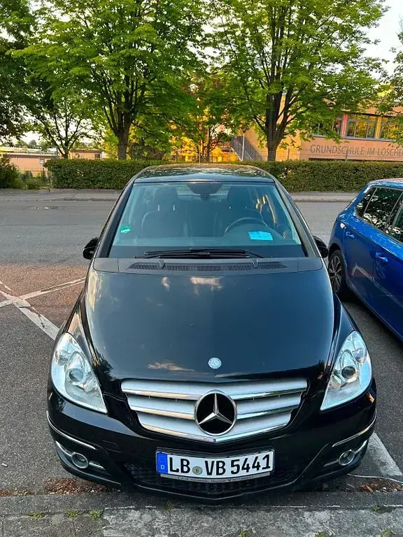 Gebraucht Mercedes B200 136 PS (100 kW) 2009 Schwarz Van / Kleinbus
