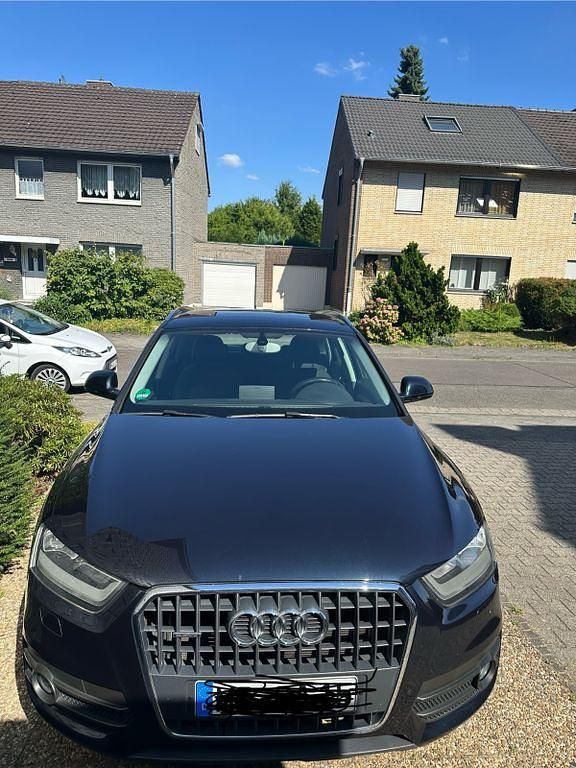 Blau Gebraucht 2012 Audi Q3 Sport SUV | 13.350 € (Etwas zu teuer) - Bild 1/4