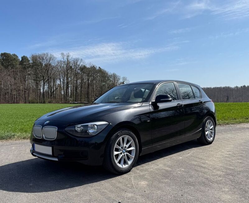 Schwarz Gebraucht 2011 BMW 118 Urban Line Kleinwagen | 6.100 € (Fairer Preis) - Bild 1/4