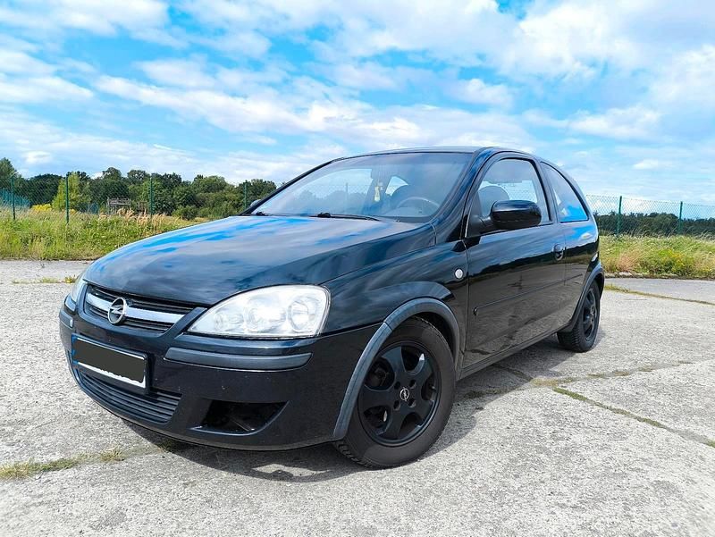 Schwarz Gebraucht 2004 Opel Corsa Kleinwagen | 1.100 € (Etwas zu teuer) - Bild 1/4