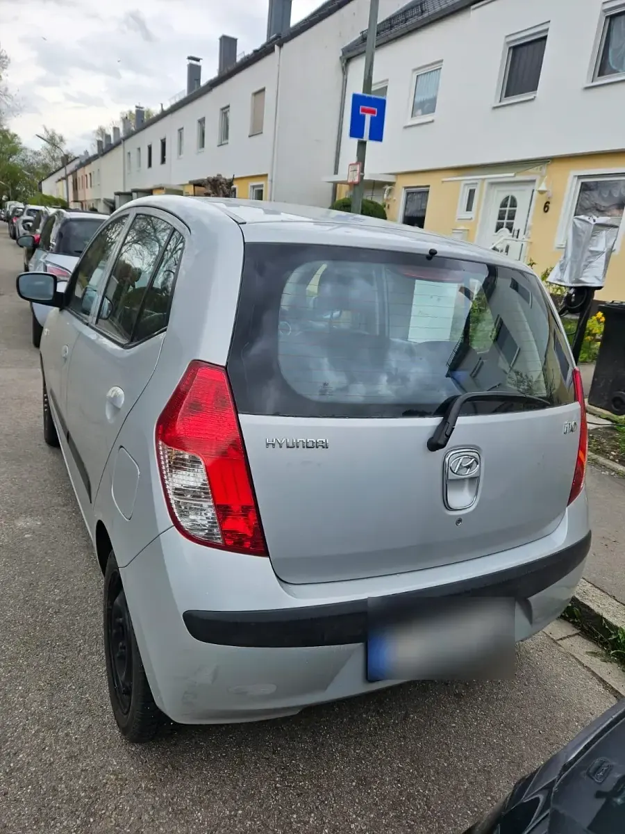 Gebraucht Hyundai i10 63 PS (46 kW) 2009 Silber Kleinwagen