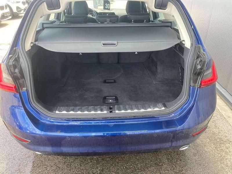 Gebraucht BMW 320 190 PS (139 kW) 2019 Mediterranblau metallic Kombi