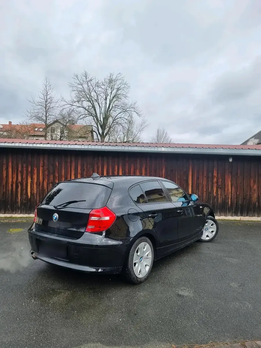 Gebraucht BMW 116 101 PS (74 kW) 2008 Schwarz Kleinwagen