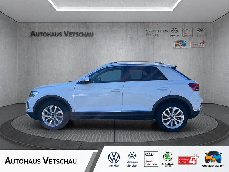 Pure white (weiß) Gebraucht 2023 VW T-Roc Style SUV | 19.990 € (Fairer Preis) - Bild 1/4