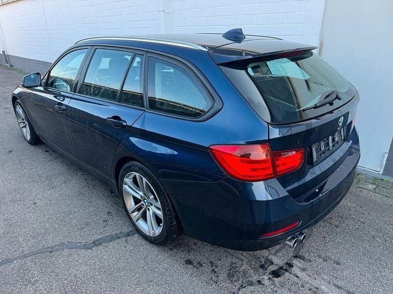 Gebraucht BMW 328 Sport Line 245 PS (180 kW) 2013 Blau Kombi