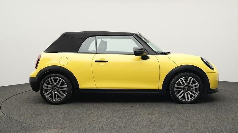 Gebraucht Mini Cooper Cabriolet 163 PS (119 kW) 2025 Sunny side yellow Cabrio