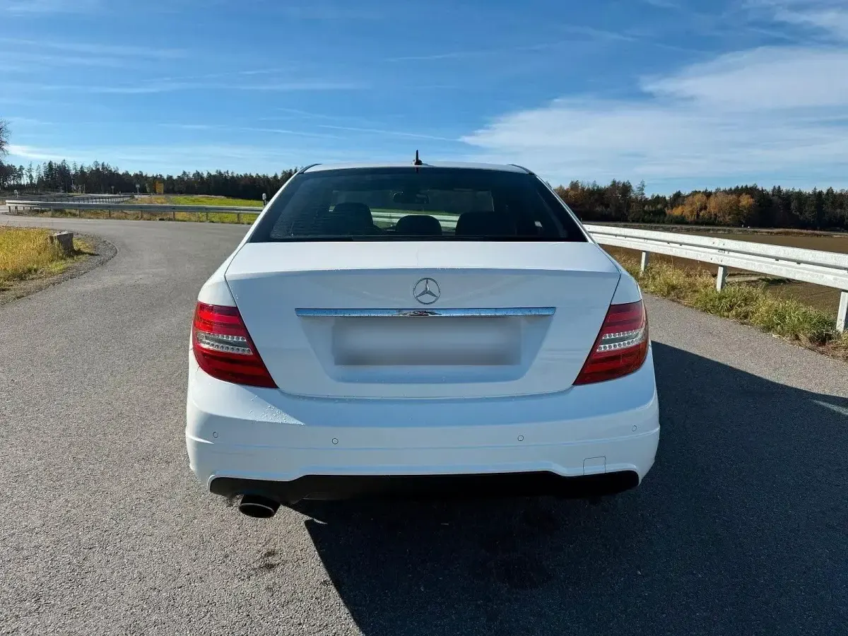 Gebraucht Mercedes C220 170 PS (125 kW) 2013 Weiß Limousine