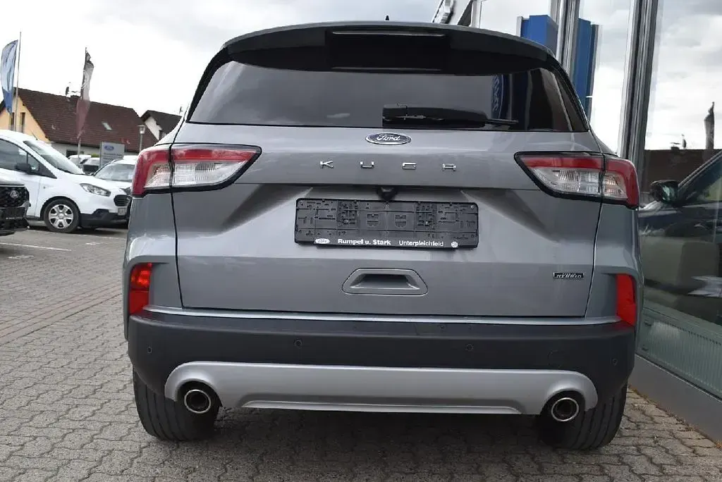 Używany Ford Kuga Titanium 224 KM (164 kW) 2022 Srebrny SUV