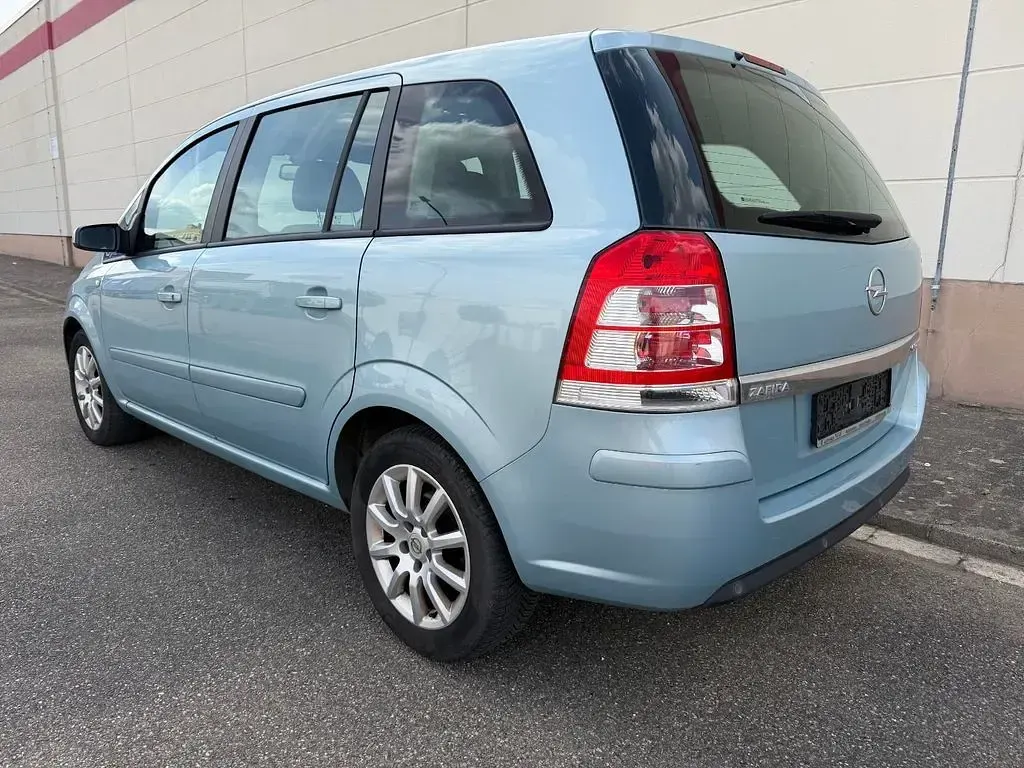 Gebraucht Opel Zafira Edition 150 PS (110 kW) 2009 Silber Van / Kleinbus