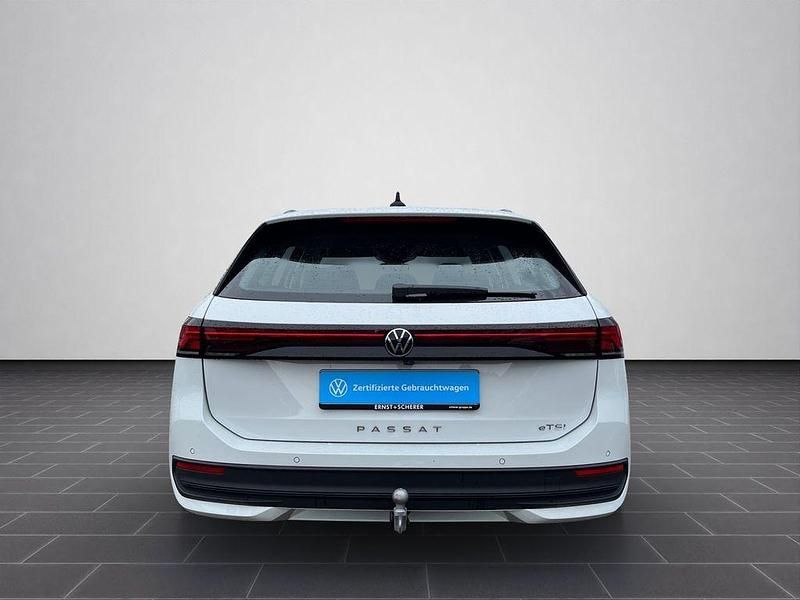 Gebraucht VW Passat Basis 150 PS (110 kW) 2024 Pure white Kombi