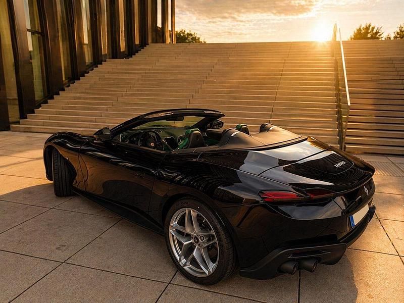 Neu Ferrari Roma 620 PS (456 kW) 2025 Schwarz Cabrio
