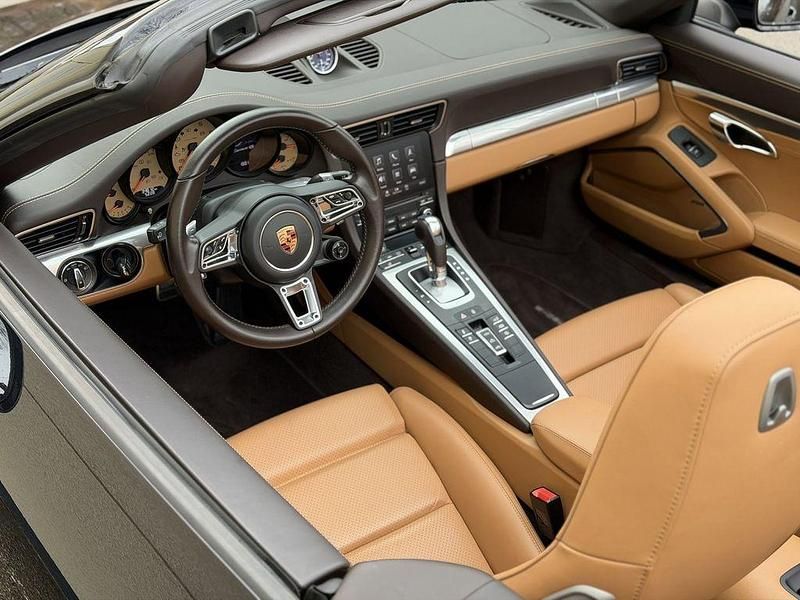 Gebraucht Porsche 911 Carrera 4S Cabriolet 420 PS (308 kW) 2017 Tiefschwarz (metallic) Cabrio