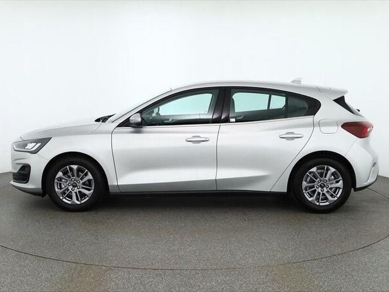 Gebraucht Ford Focus Titanium 125 PS (91 kW) 2023 Silber Limousine