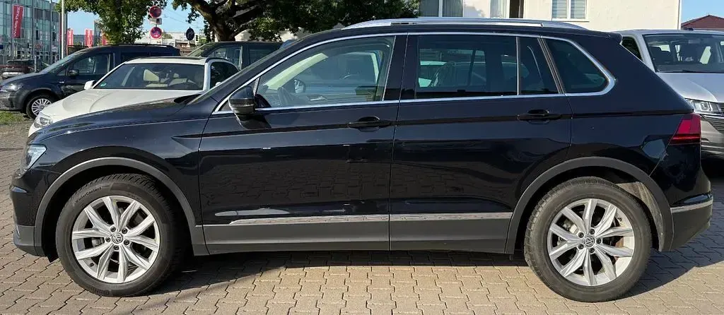 Gebraucht VW Tiguan Highline 150 PS (110 kW) 2016 Schwarz SUV