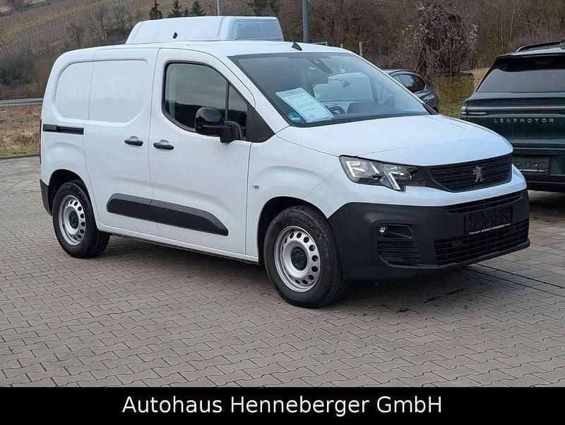 Gebraucht Peugeot E-Partner Premium 100 kW (136 PS) 2022 Weiß Van / Kleinbus