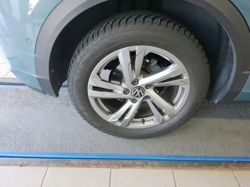 Gebraucht VW T-Roc R-line 150 PS (110 kW) 2023 Petroleum blue metallic (metallic) SUV