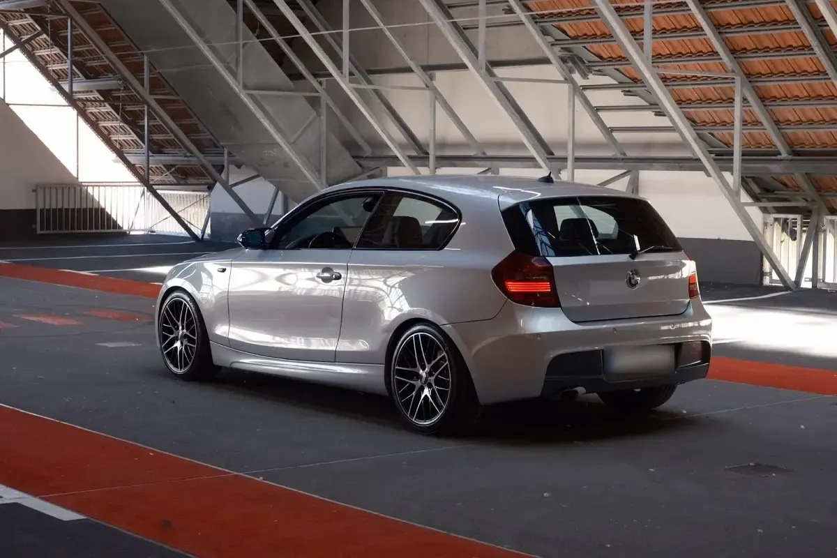 Gebraucht BMW 120 Shadowline 177 PS (130 kW) 2009 Silber Kleinwagen