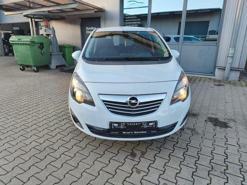 Gebraucht Opel Meriva Innovation 110 PS (80 kW) 2011 Weiß Van / Kleinbus