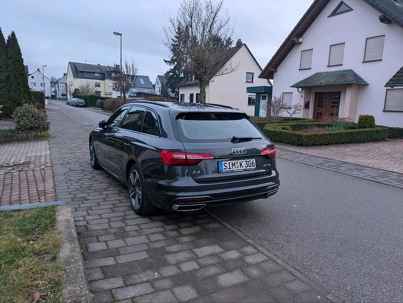 Gebraucht Audi A4 Premium 190 PS (139 kW) 2020 Grau Kombi
