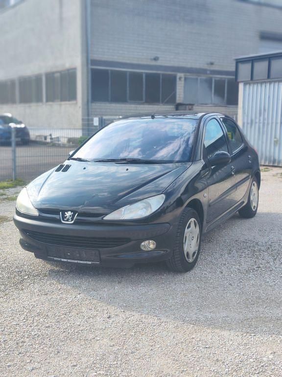 Schwarz Gebraucht 2002 Peugeot 206 Style Limousine | 650 € (Guter Preis) - Bild 1/4