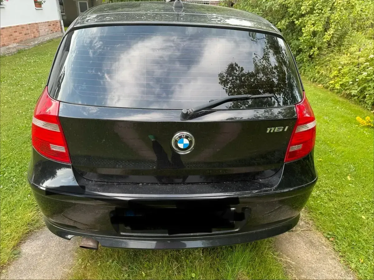 Gebraucht BMW 116 122 PS (89 kW) 2010 Schwarz Kleinwagen