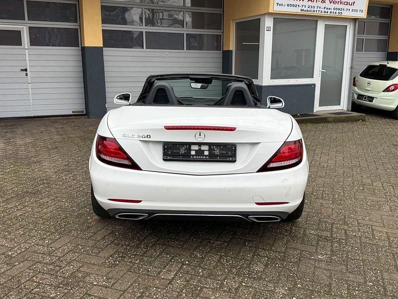 Gebraucht Mercedes SLC200 184 PS (135 kW) 2018 Weiß Cabrio