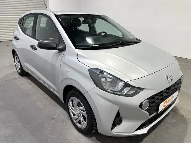 Gebraucht Hyundai i10 67 PS (49 kW) 2021 Silber Kleinwagen