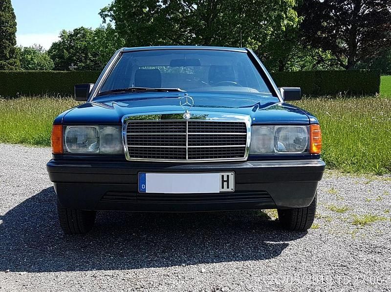 Gebraucht Mercedes 190 90 PS (66 kW) 1983 Blau Limousine