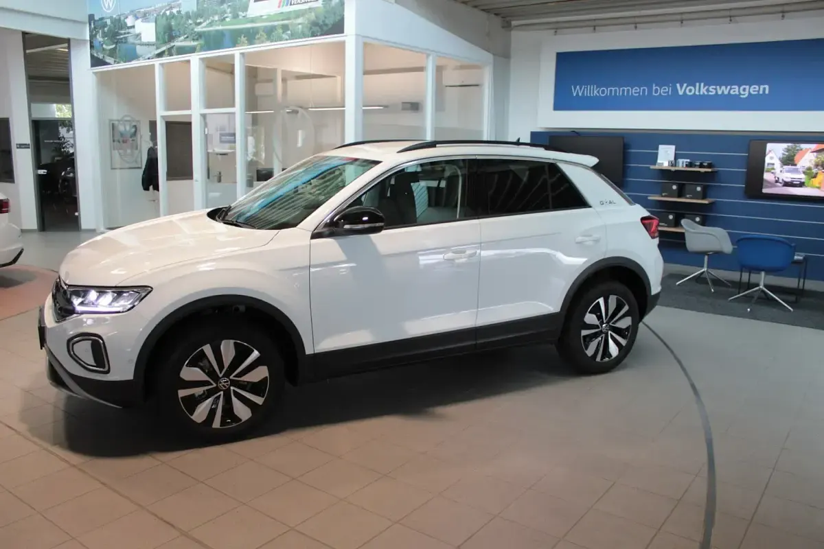 Gebraucht VW T-Roc Goal 150 PS (110 kW) 2025 Weiß SUV