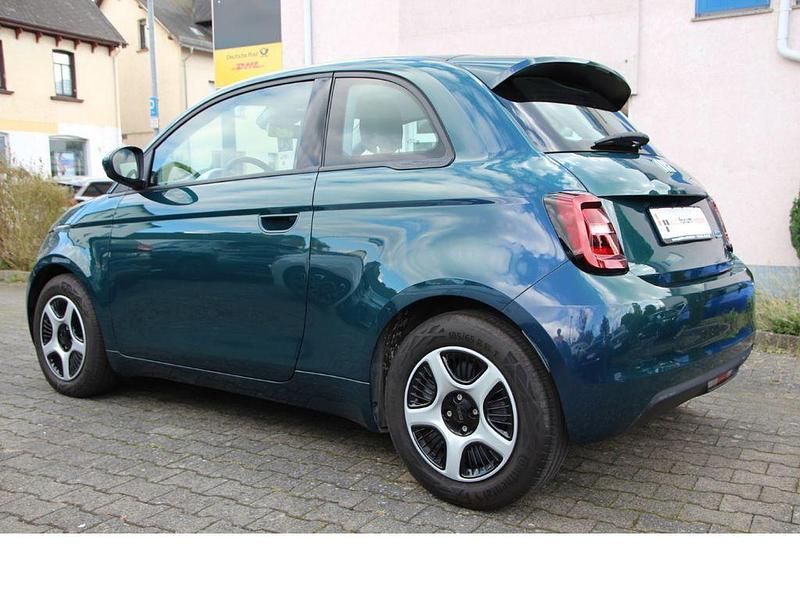 Gebraucht Fiat 500e Action 69 kW (95 PS) 2023 Grün Limousine