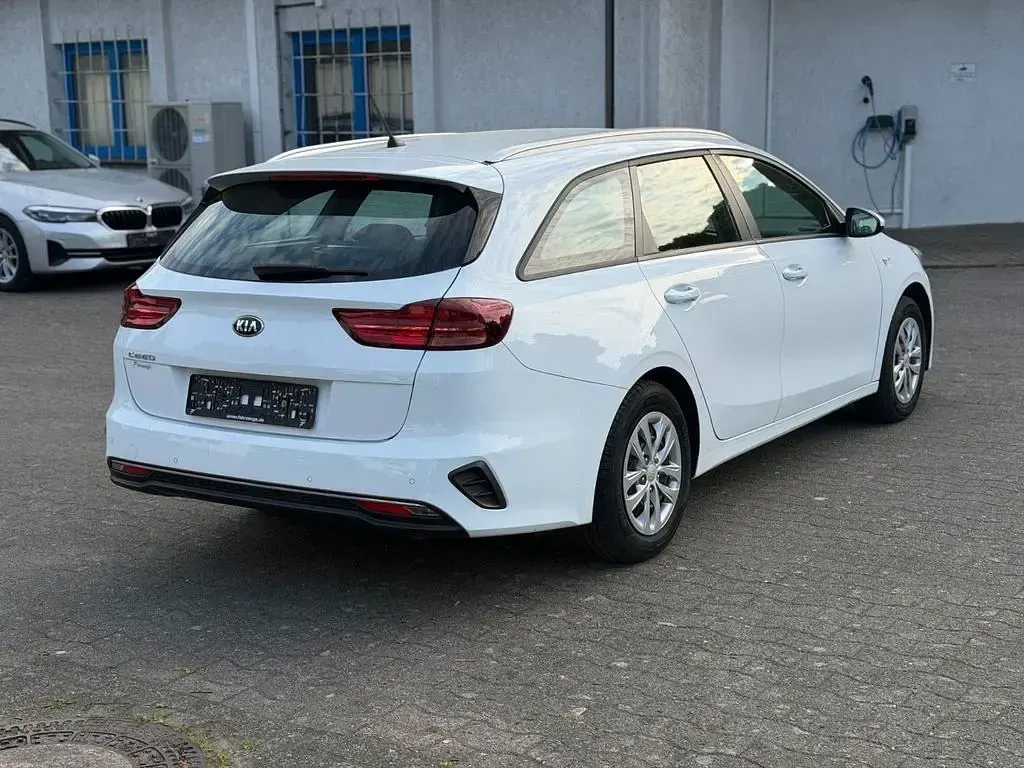 Gebraucht Kia Ceed Vision 101 PS (74 kW) 2020 Weiß Kleinwagen