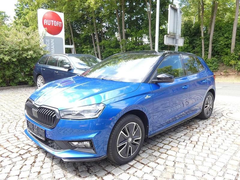 Race blue Gebraucht 2023 Skoda Fabia Monte Carlo Kleinwagen | 19.295 € (Fairer Preis) - Bild 1/4