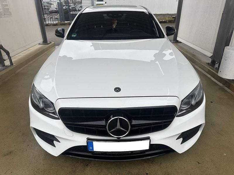Gebraucht Mercedes E300 245 PS (180 kW) 2017 Polarweiss  unilack Limousine