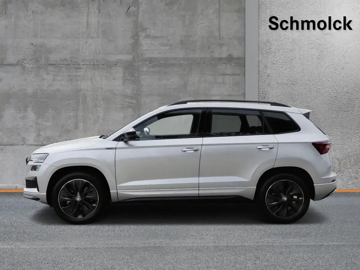 Gebraucht Skoda Karoq SportLine 151 PS (111 kW) 2023 Silber SUV