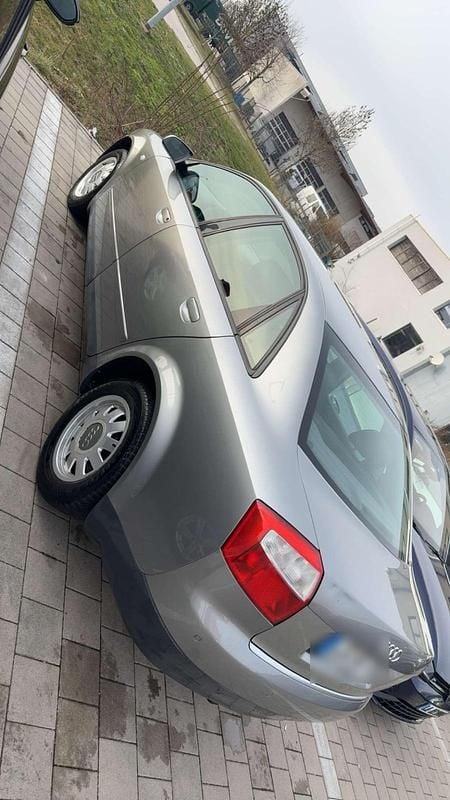 Second-hand Audi A4 101 CP (74 kW) 2002 Argintiu Berlinǎ