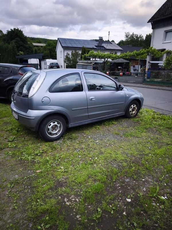 Grau Gebraucht 2006 Opel Corsa Kleinwagen | 800 € (Superpreis) - Bild 1/4
