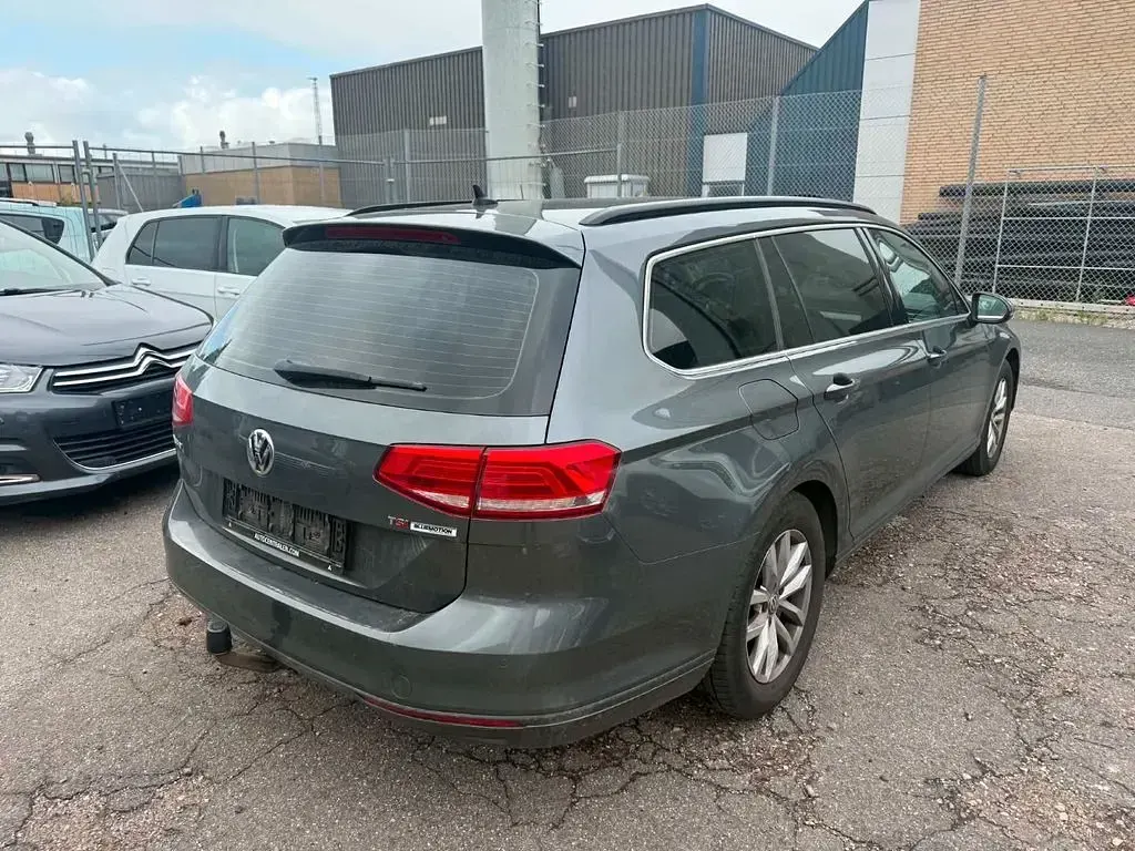Gebraucht VW Passat 150 PS (110 kW) 2015 Grau Kombi