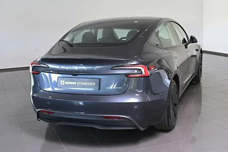 Gebraucht Tesla Model 3 366 kW (498 PS) 2024 Stealth grey metallic Limousine