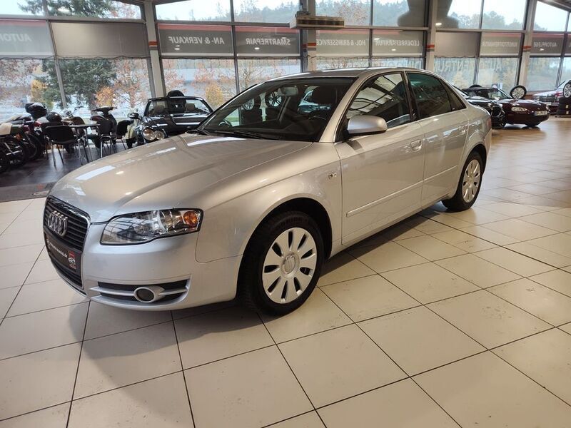Silber Gebraucht 2005 Audi A4 Comfort Limousine | 3.900 € (Etwas zu teuer) - Bild 1/4