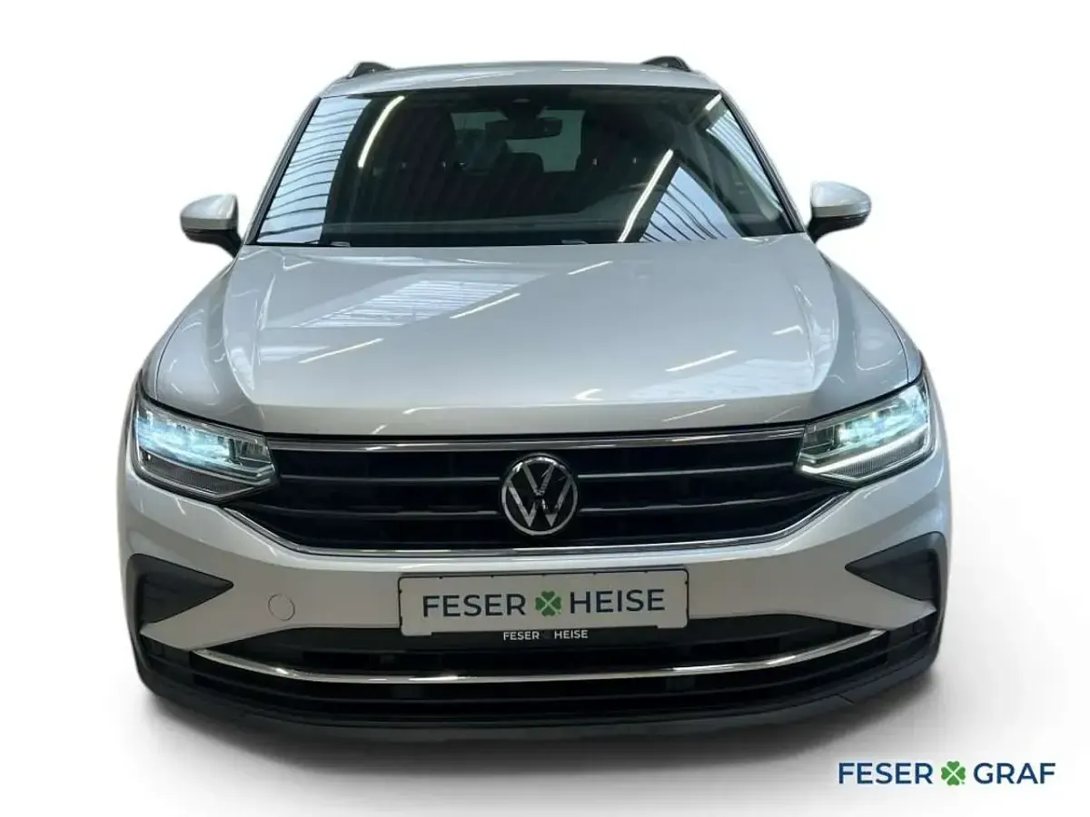 Gebraucht VW Tiguan Life 245 PS (180 kW) 2022 Reflexsilber SUV